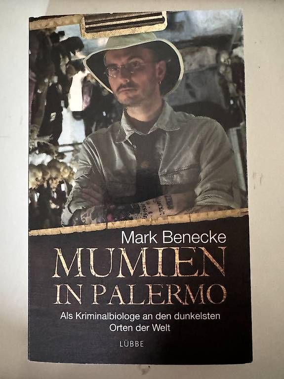 Livres: Buch: Mumien in Palermo – D'occasion à Basel par Chregu07