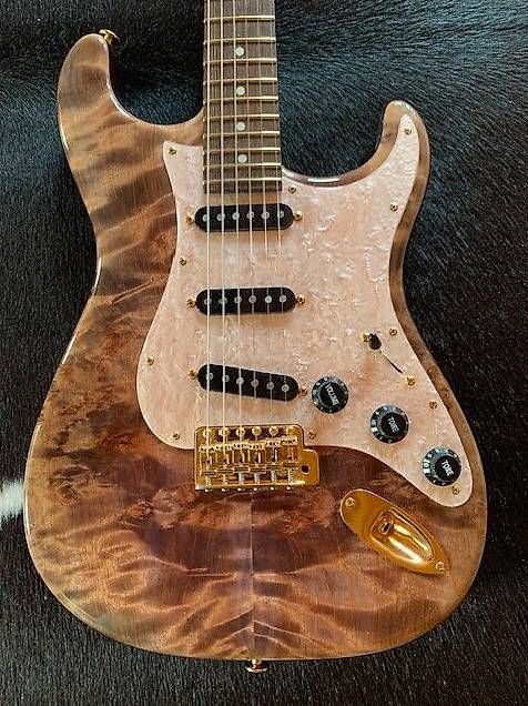 Strumenti musicali: Guitare Custom unique style Stratocaster - Rare et soignée! – Usato da Hennens venduto da gimmigi 2