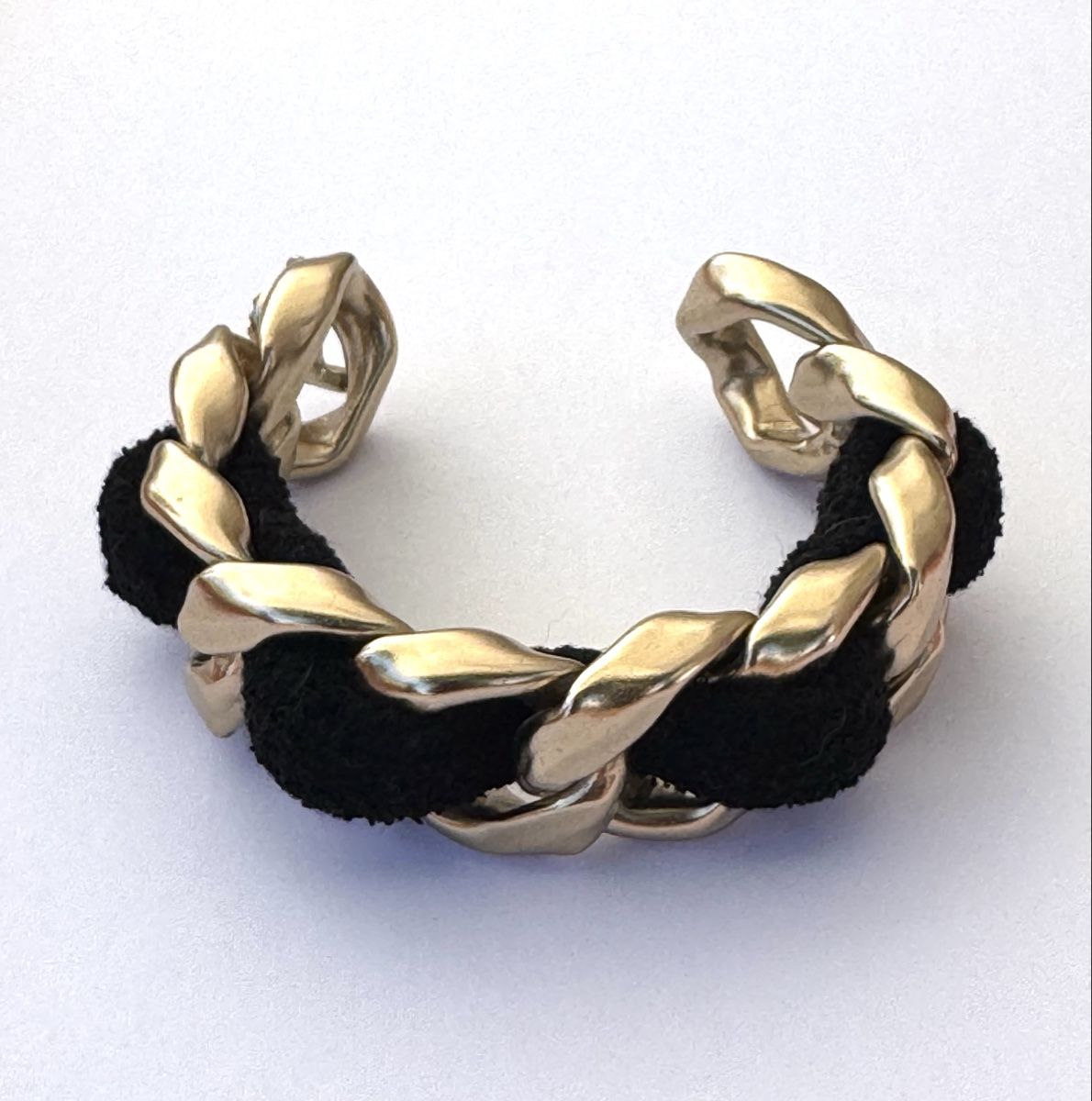 Chanel Bracciali & Braccialetti: Chanel Bangle Black Satin With Light Gold Hardware – Usato da Courtaman venduto da sultan16 4