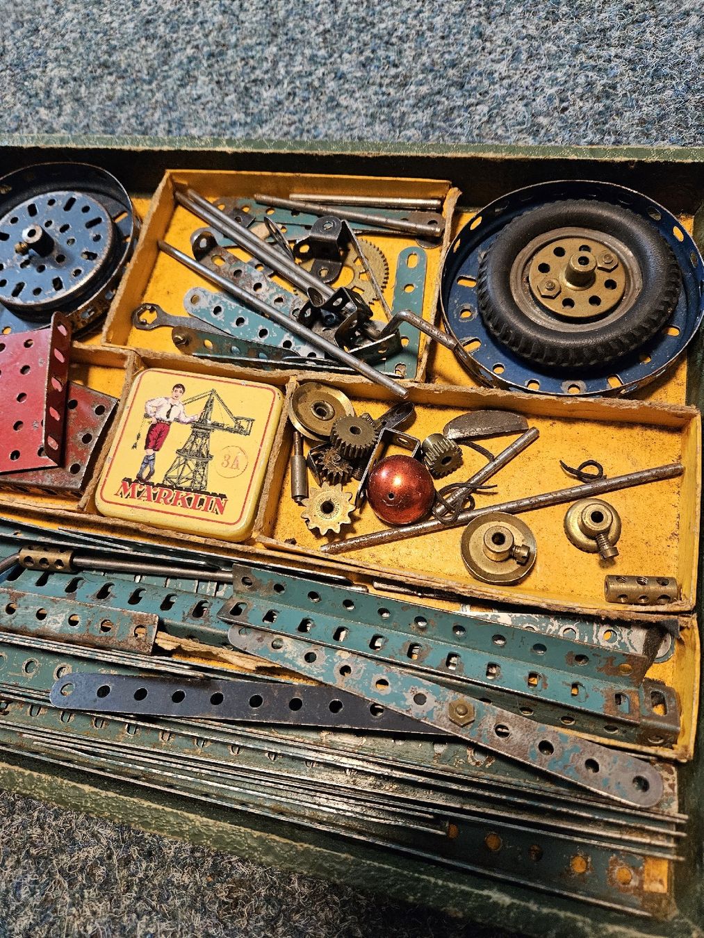 Kit di costruzioni: Metall Baukastenteile Märklin – Usato da Haslen GL venduto da Sandra40 4