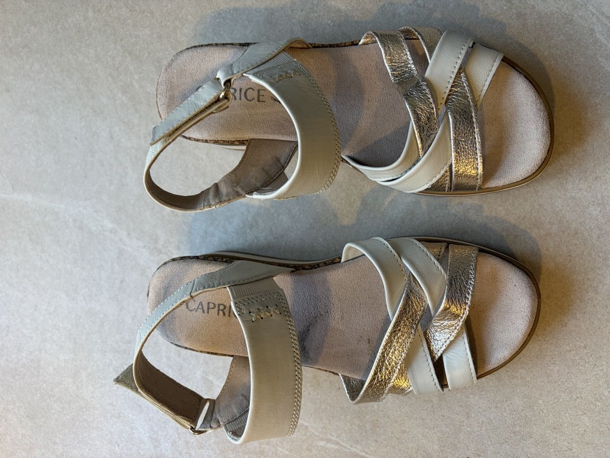 Damenschuhe: Sandalette von Caprice – Gebraucht aus Glarus von mephisto67