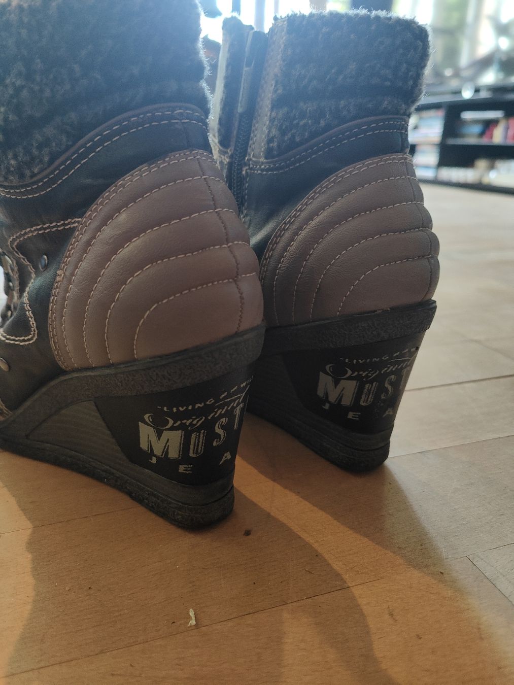 Mustang Scarpe da donna: Warme Mustang Winterstiefeletten Gr.39 – Usato da Wald ZH venduto da chlinicaro 2