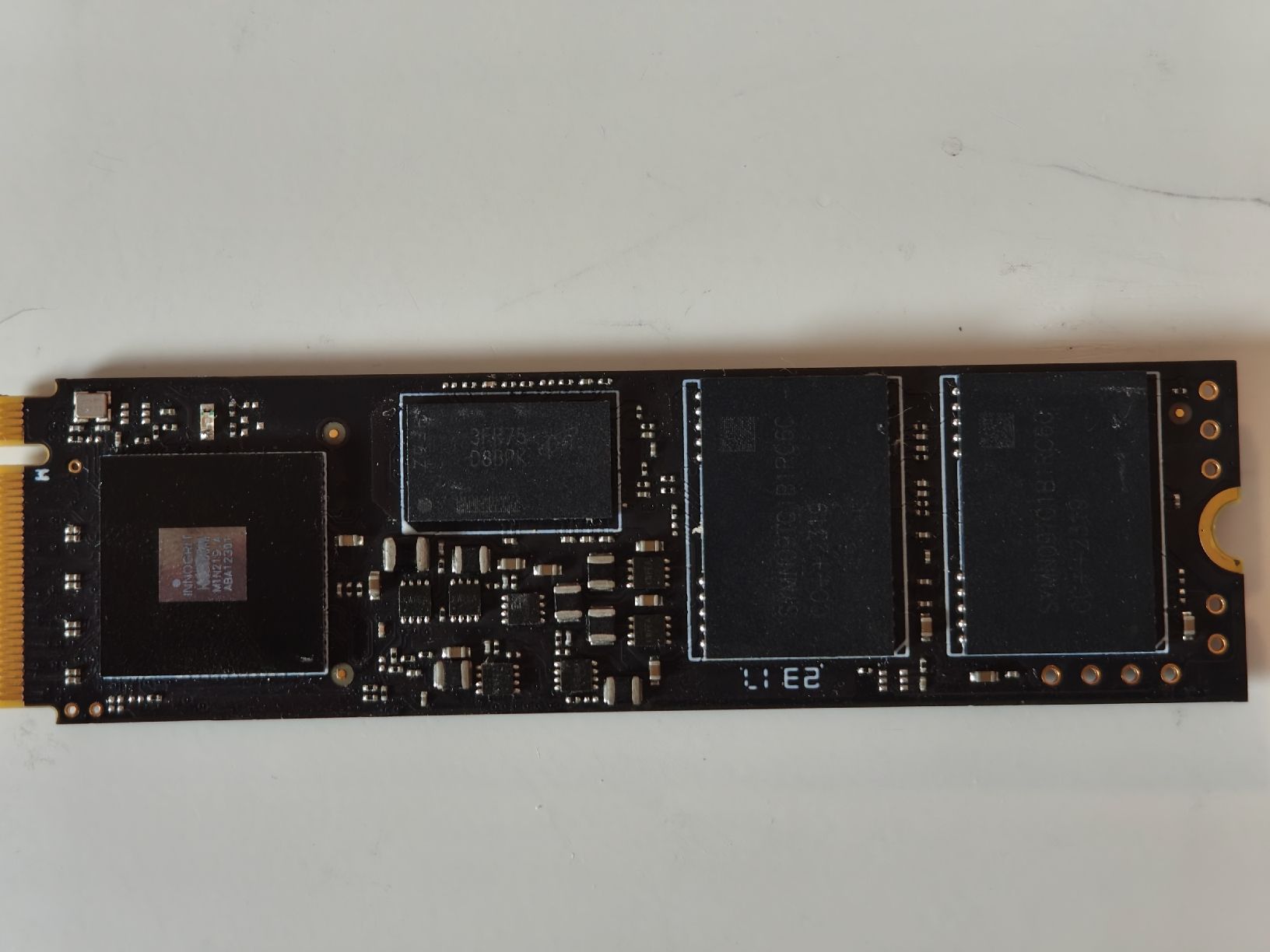 Dischi rigidi: SSD NVMe 2TB PCIe4.0 – Nuovo (secondo la descrizione) da Châtel-St-Denis venduto da fab_y8xk 2