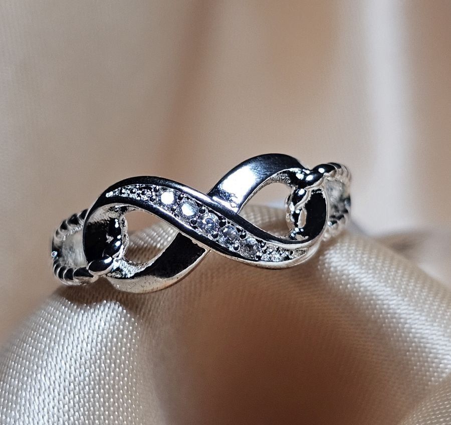 Ringe: Eleganter Ring Infinity, 925 versilbert, Gr. 7 – Neu (gemäss Beschreibung) aus Grenchen von maretop 2