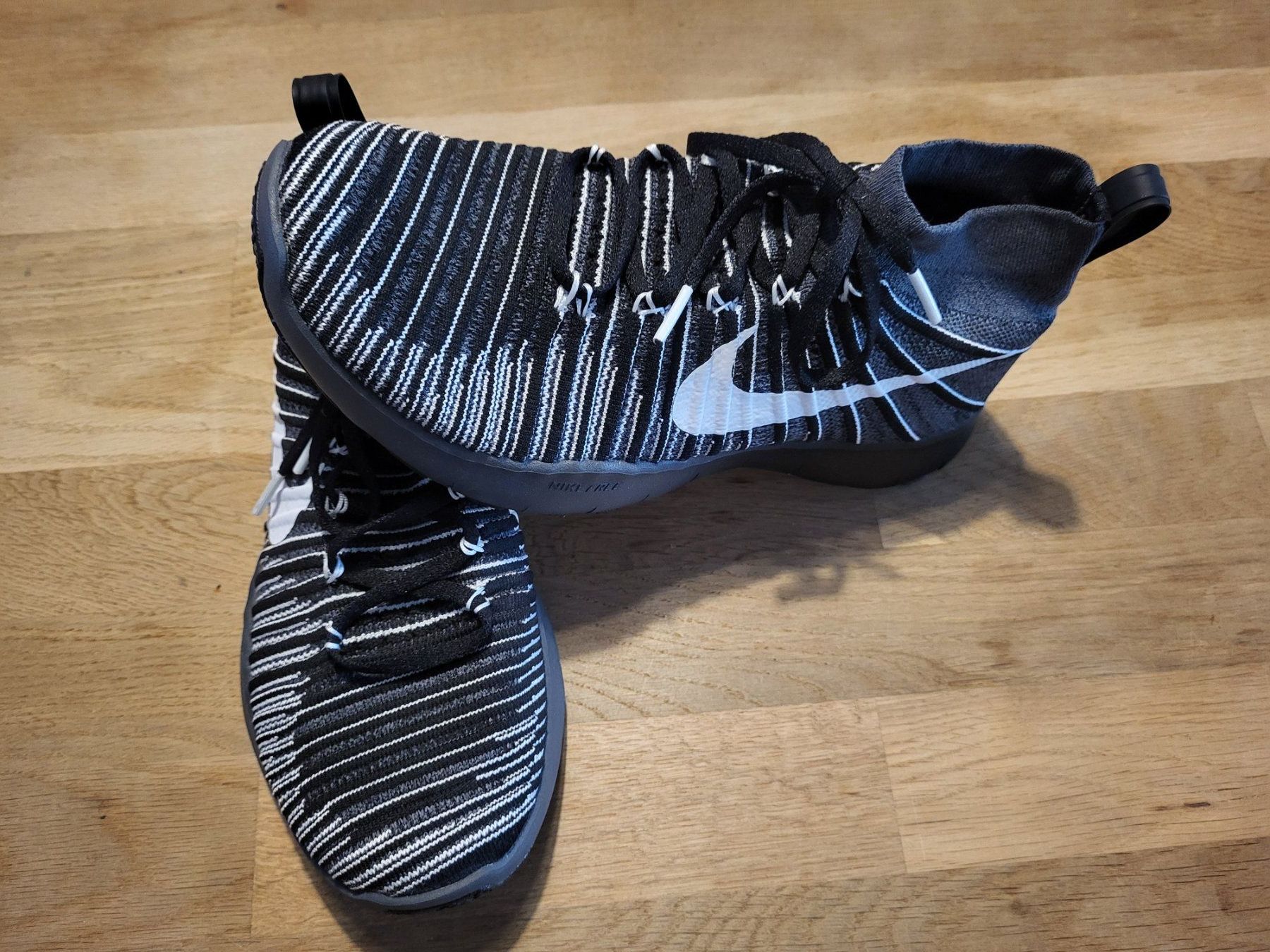 Nike Scarpe da uomo: neu: Sneaker Nike Train Force Flyknit Gr. 42.5 – Nuovo (secondo la descrizione) da Urtenen-Schönbühl venduto da Chaeppeler