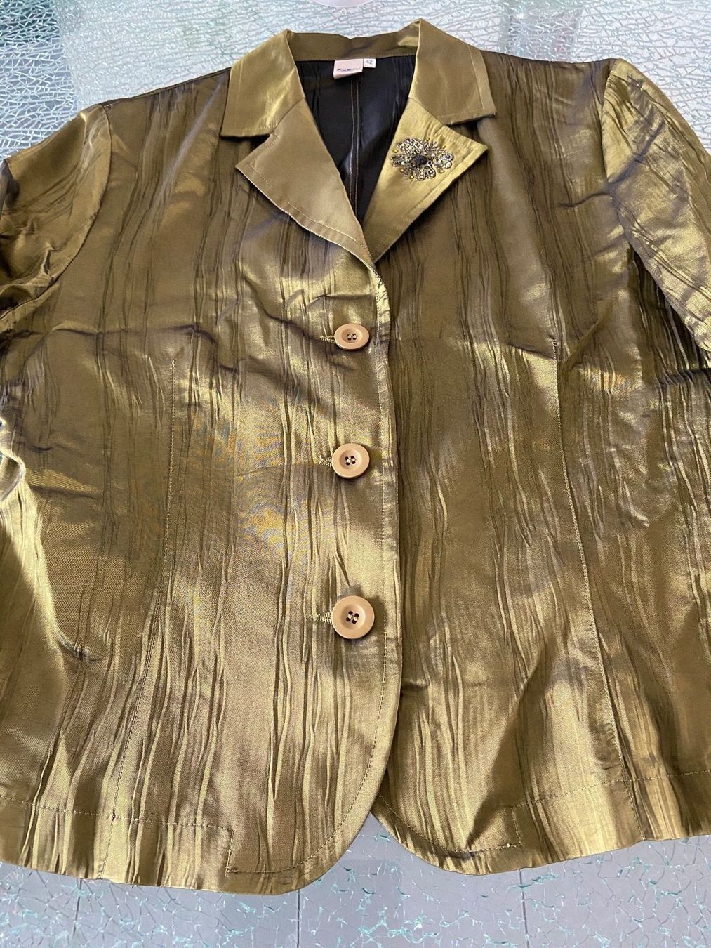 Giacche: Neue olivegrüne leichte Jacke Gr.42 – Nuovo (secondo la descrizione) da Oftringen venduto da andrax