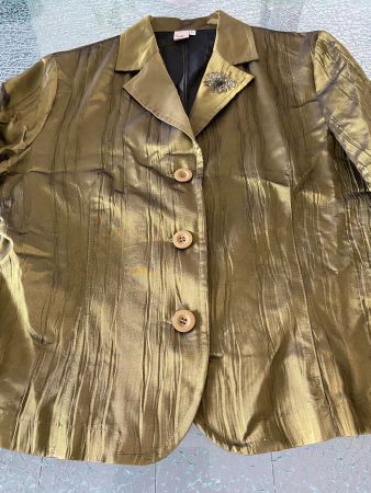 Neue olivegrüne leichte Jacke Gr.42