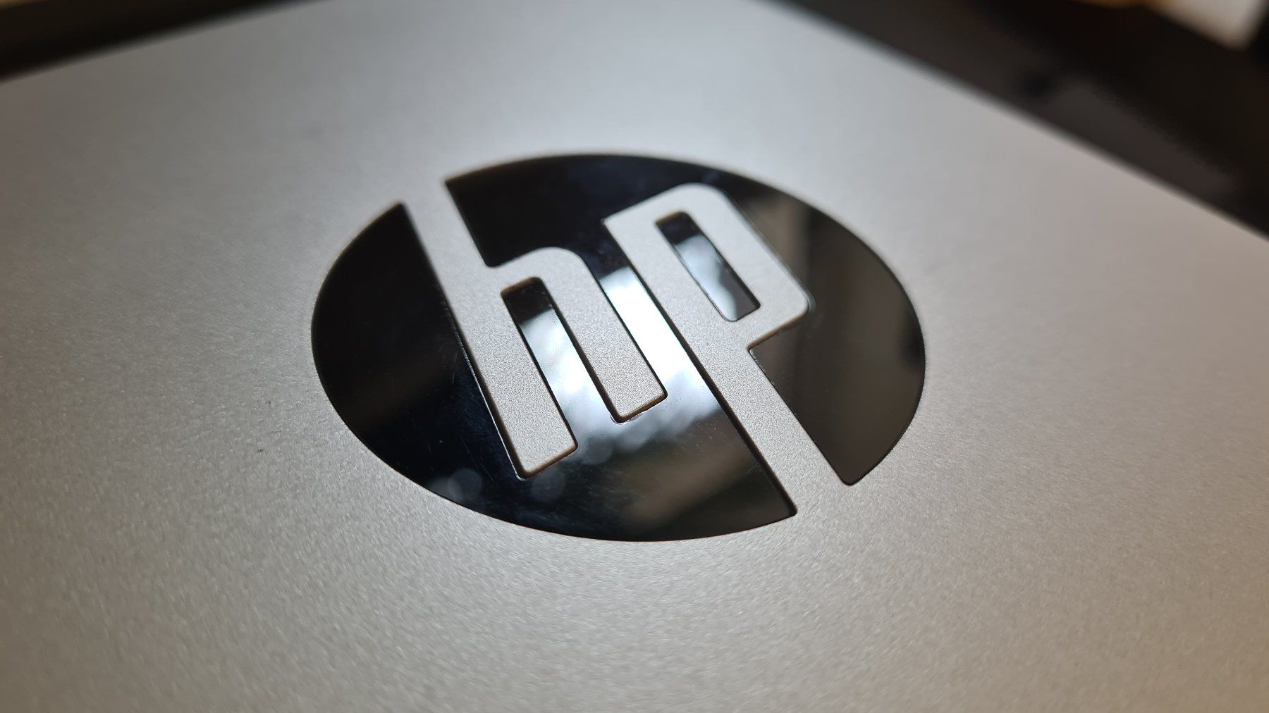 Hewlett Packard Monitore: HP E240 Monitor – Gebraucht aus Zürich von HalsundbeinbruchFilm 1