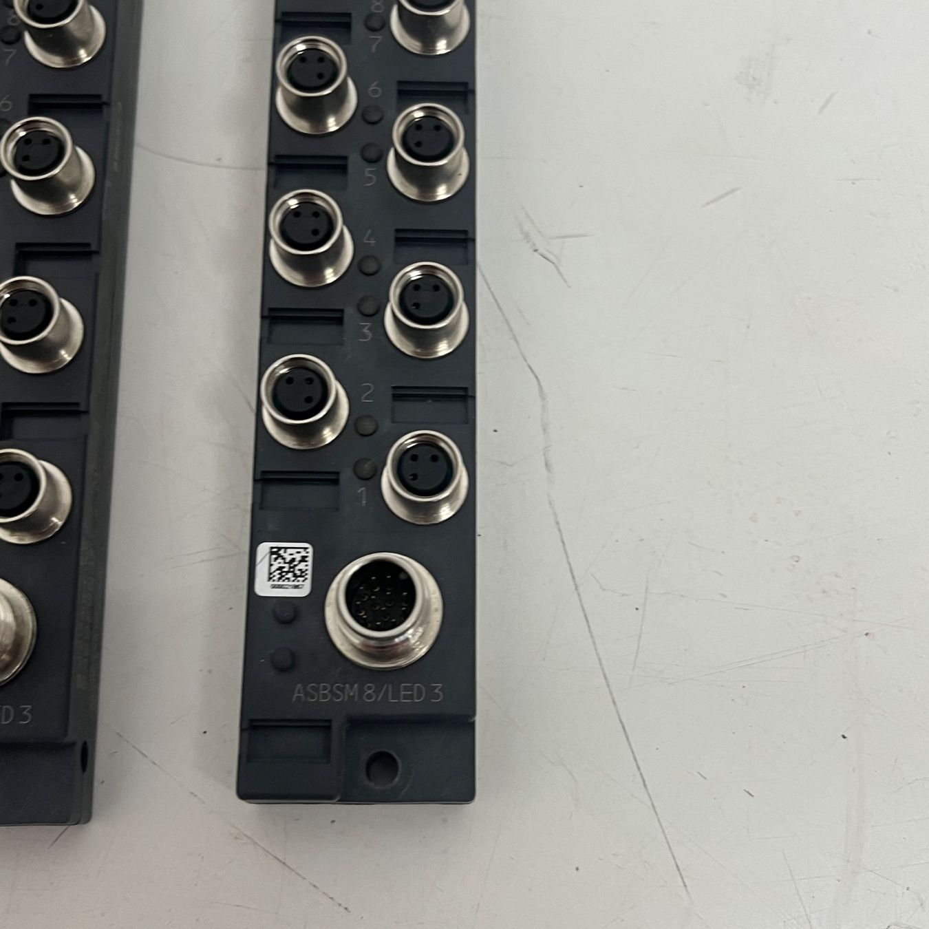 Accessori da laboratorio: Lumberg ASBSM8/Led 3 Sensor/Actuator Verteilerbox – Usato da Niederdorf venduto da LeptonAG_Labor 1