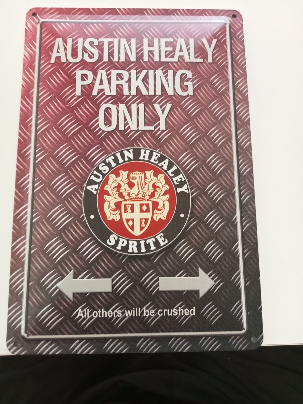 Insegne: Metallic Blechschild-AUSTIN HEALY PARKING ONLY – Nuovo e nell'imballaggio originale da Rupperswil venduto da big-one-sale