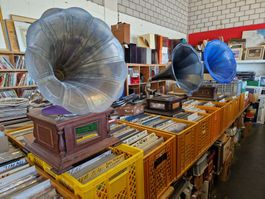 Trichter Grammophone  mit Kurbel