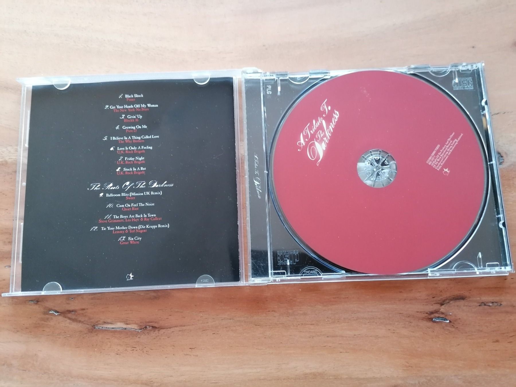 CD: A Tribute To The Darkness – Usato da Fällanden venduto da Bengel1967 2