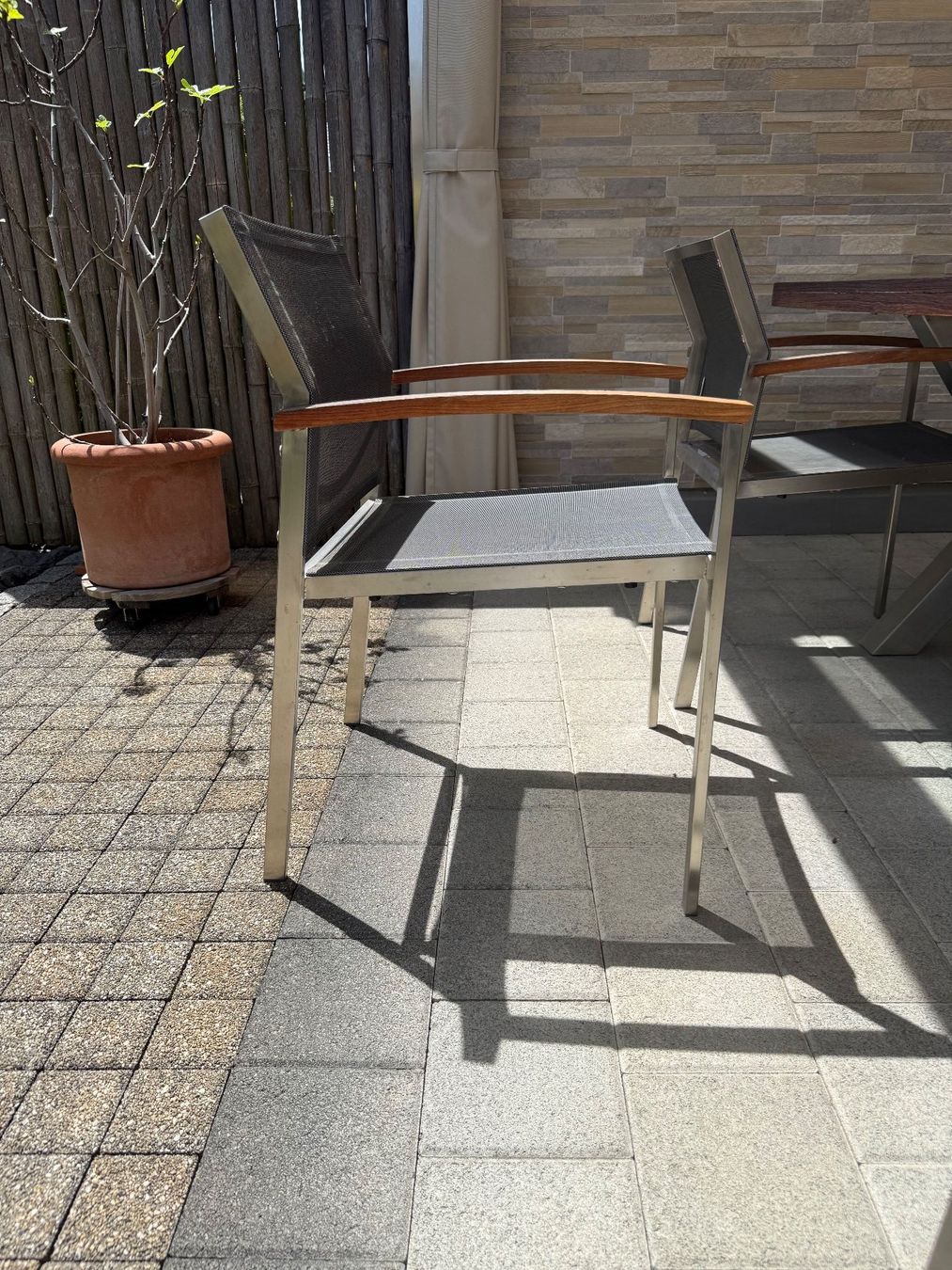 Tavoli: Holztisch 220 x 95 mit 6 Stühlen – Usato da Spreitenbach venduto da Jesset 5