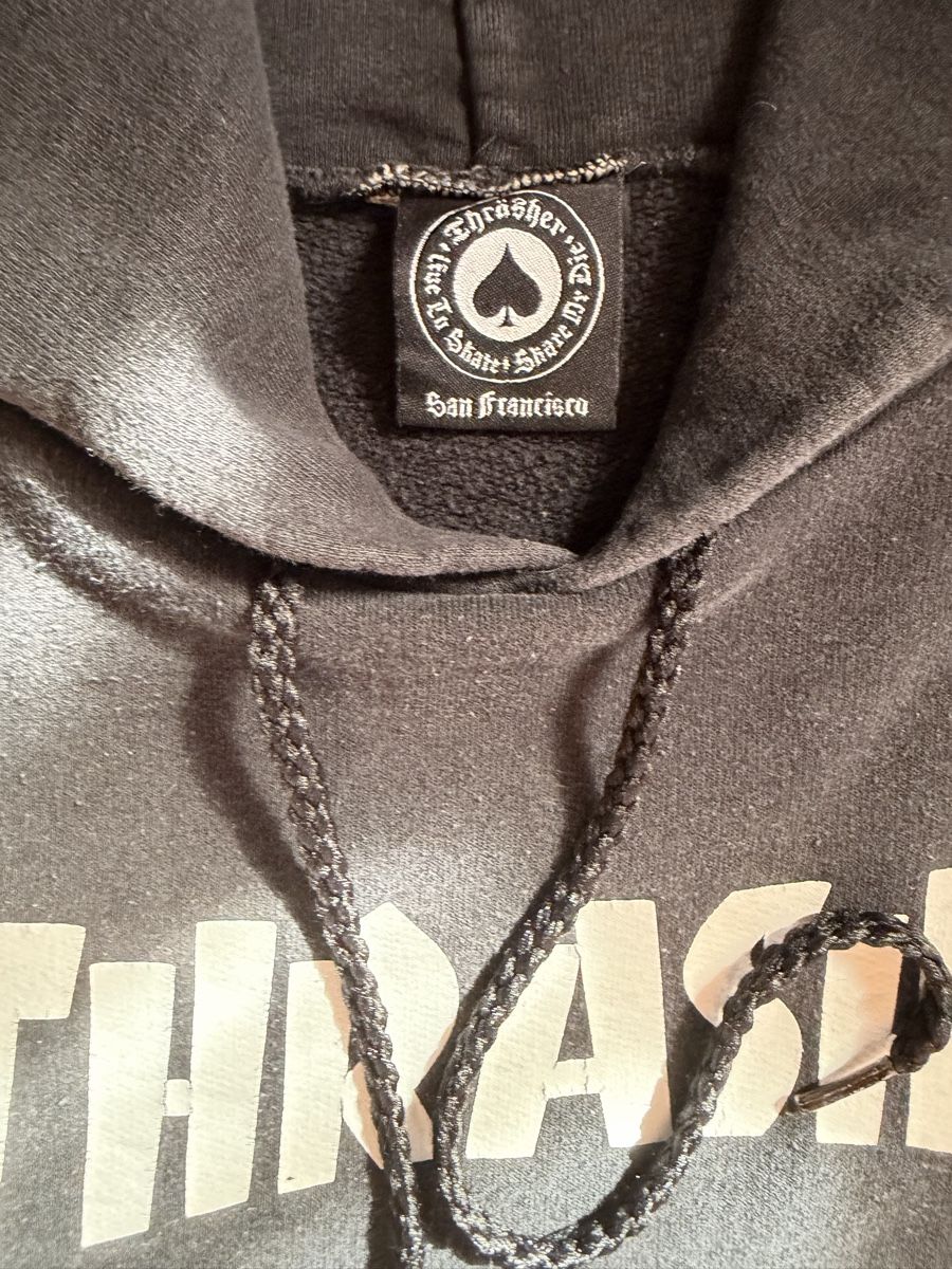 Pulls & Sweat-shirts: Thrasher Kapuzenpullover schwarz – D'occasion à Faulensee par san_26hj 4