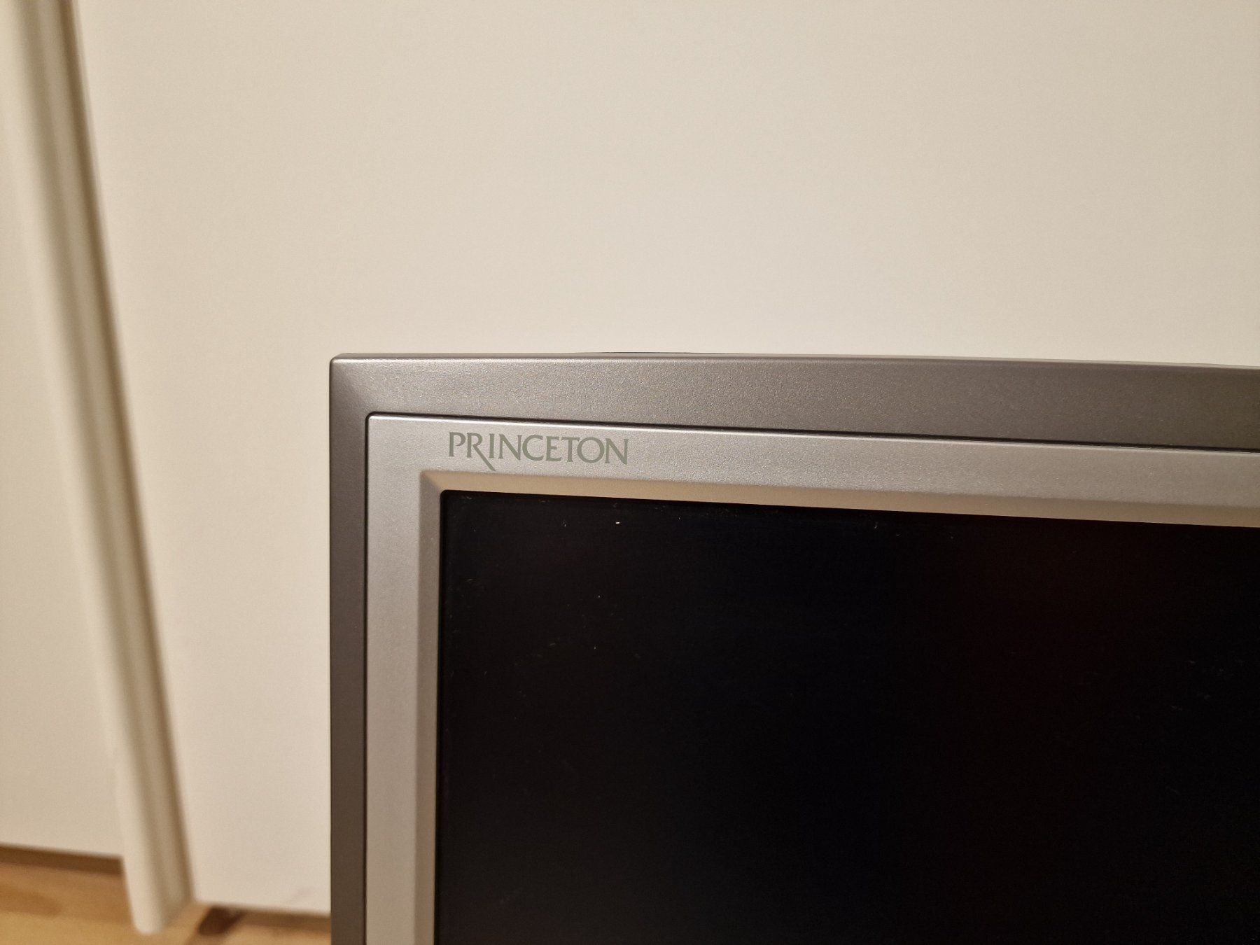 Monitor: Princeton P19MS, 19'' TFT Bildschirm – Usato da Buchrain venduto da Sssschaller 1