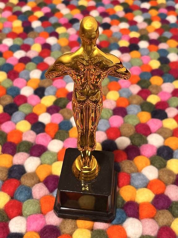 Skulpturen & Statuen: Oscar Award Statue – Neu und originalverpackt aus Zürich von  2