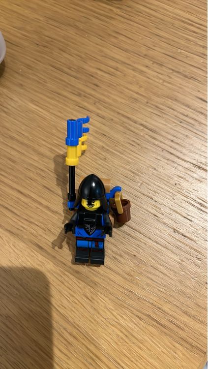 Lego Figur Ritter mit Helm und Rucksack (Neu und originalverpackt) in ...