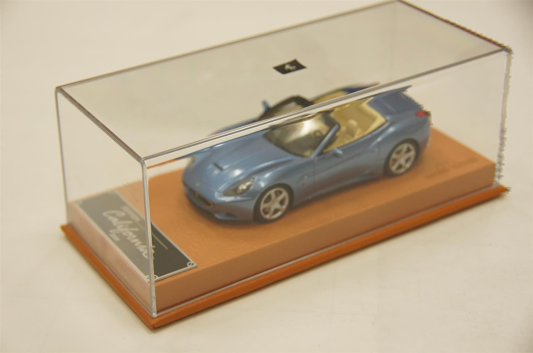 Modellini d'auto: 1/43 Ferrari California  blau Leder – Nuovo e nell'imballaggio originale da Stein AR venduto da Krabbe2