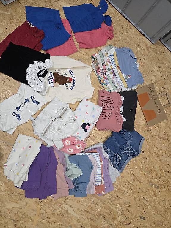 Lotti & Set di vestiti: Paket Nr19 Kinderkleider Grösse 110-116 – Usato da Russikon venduto da Geimi89