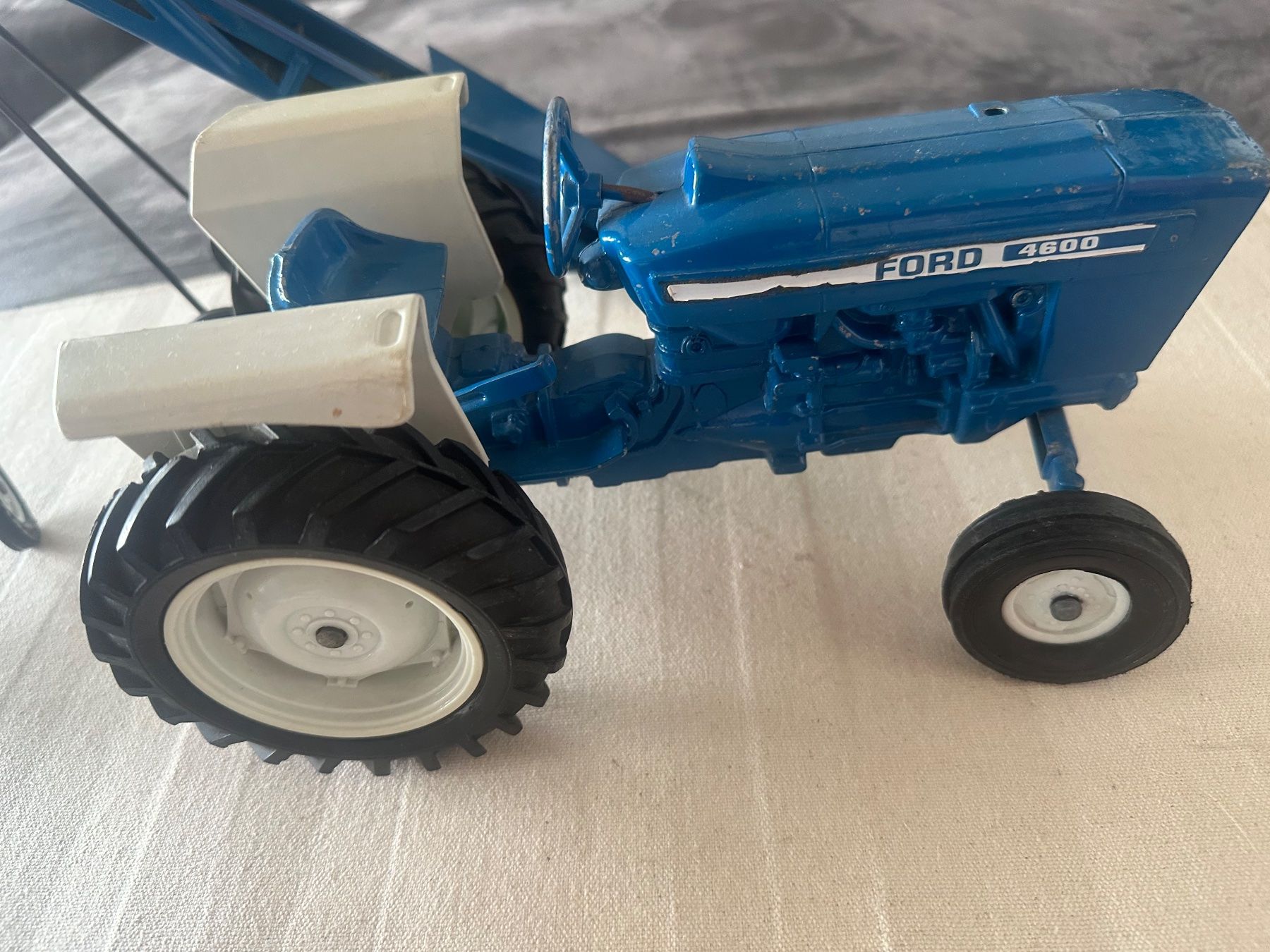 Kits de montage: Erteil Modell Traktor – D'occasion à Horriwil par Carrera68 3