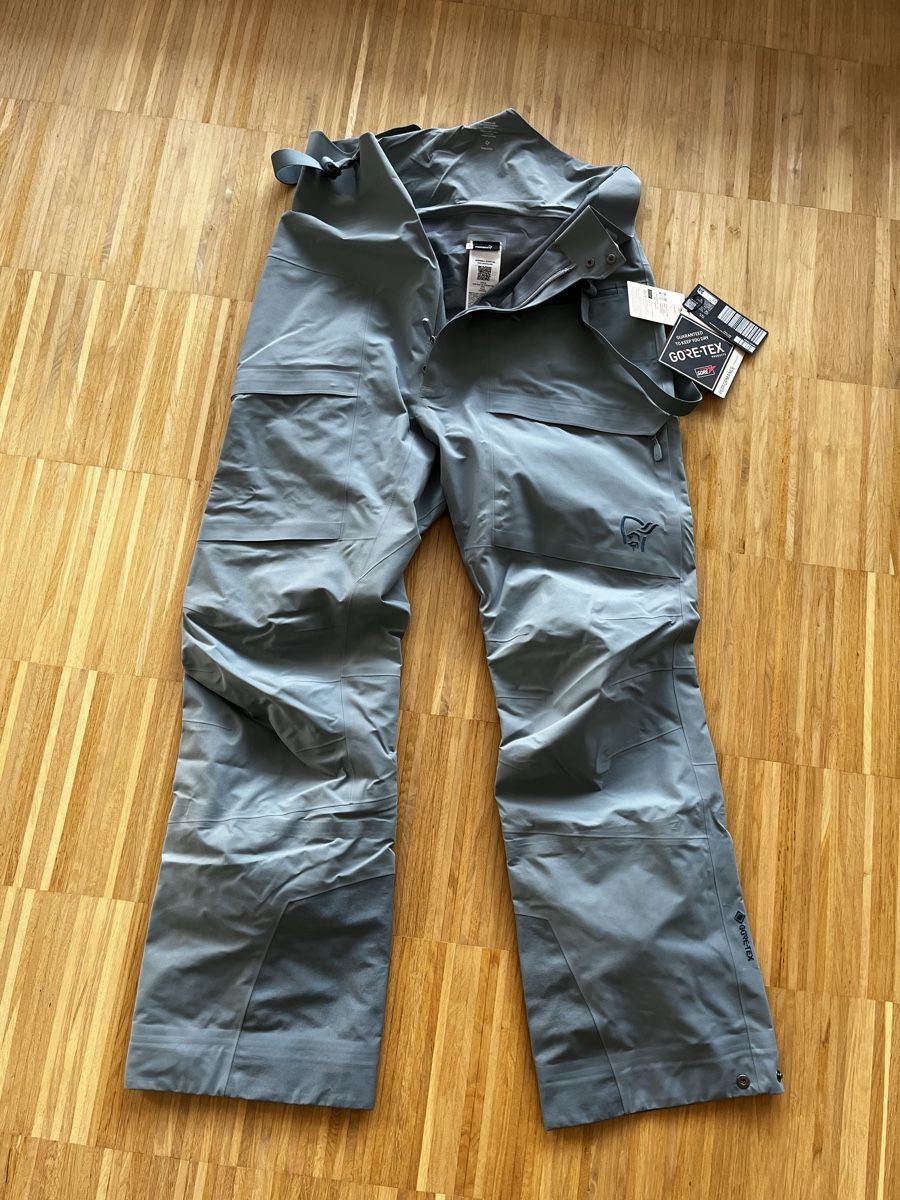 Norrøna Pantaloni: Norrona More Gore Tex Bib Hose Gr. M Neu – Nuovo e nell'imballaggio originale da Zürich venduto da idemehore 1