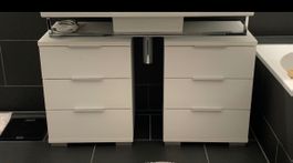 2 Nachttische  weiss 3 Schubladen 46x42x61 cm guter Zustand