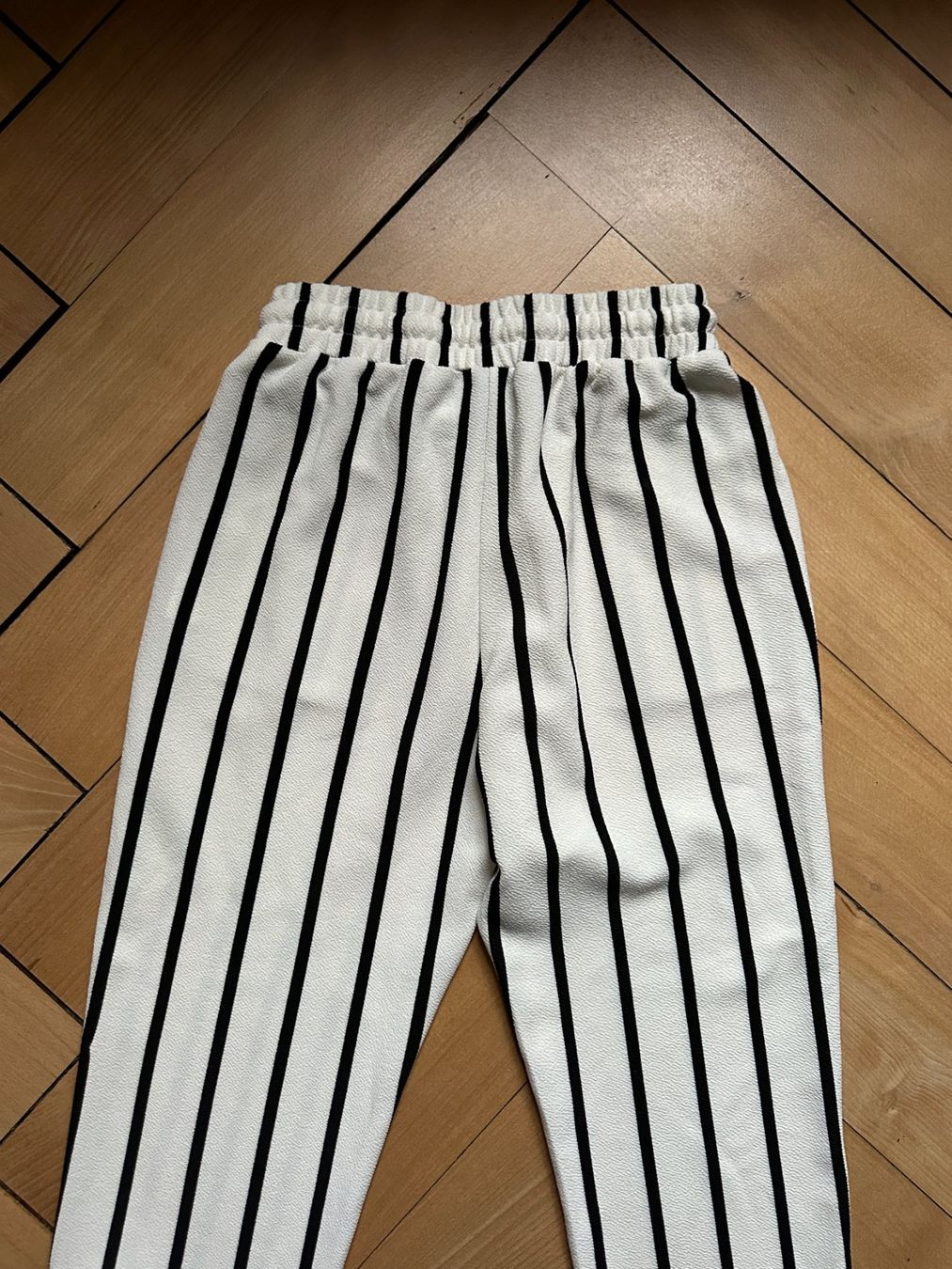 Shein Pantalons: SHEIN - Hose weiss-schwarz gestreift S – D'occasion à Zürich par Diazaio 2