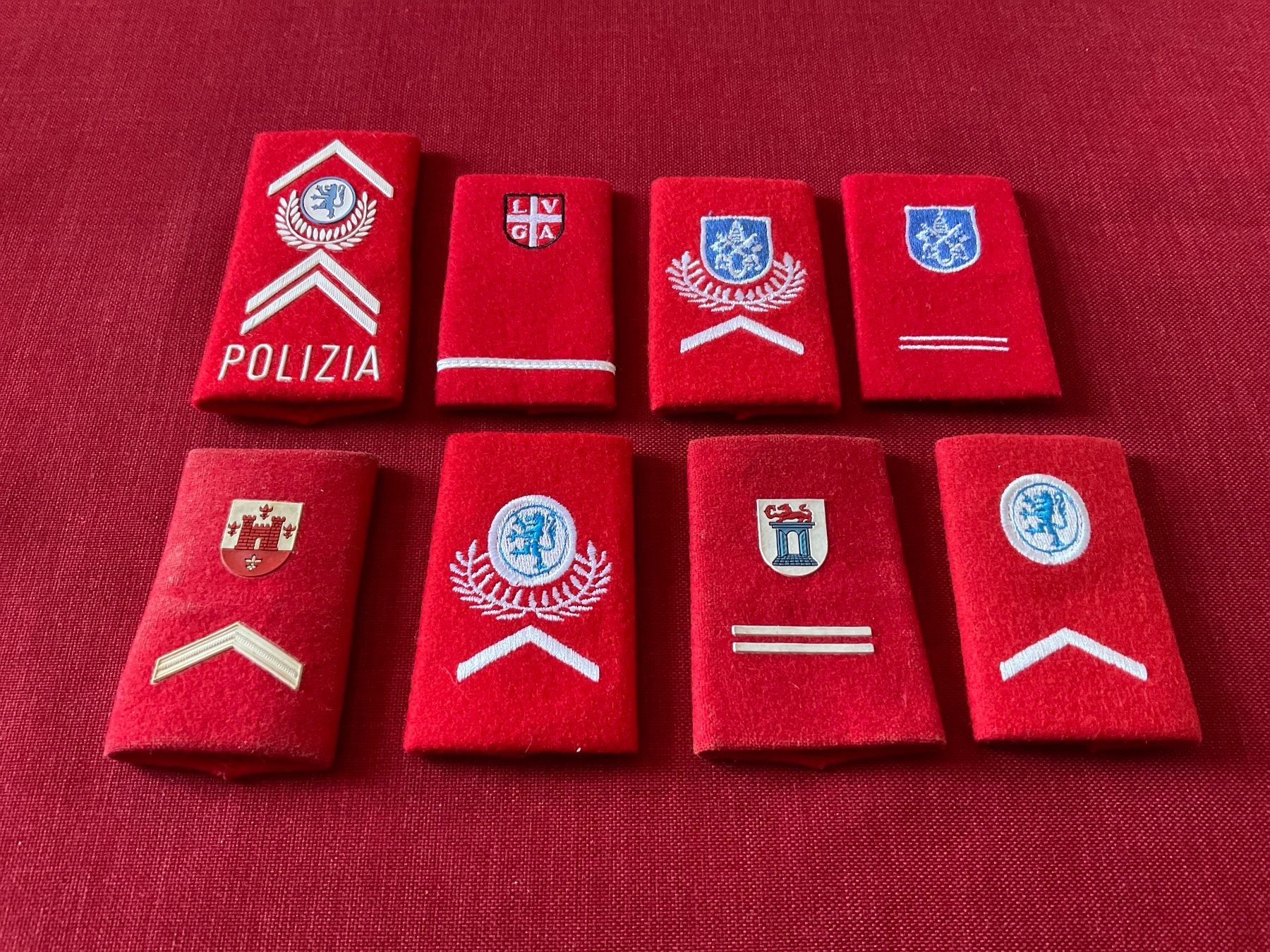 Placchette & Badge: Vintage Polizei Abzeichen – Usato da Lugano venduto da Persepolis