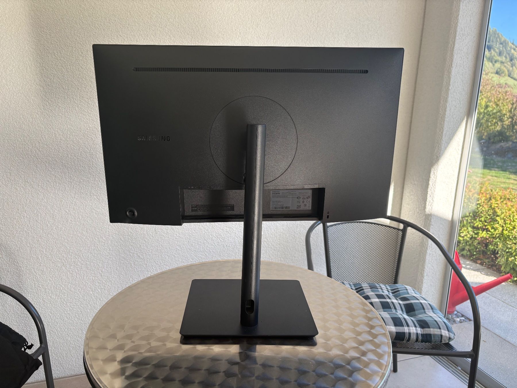 Samsung Ecrans: Samsung 27" Bildschirm – D'occasion à Pragg-Jenaz par FrenchieOwner 1