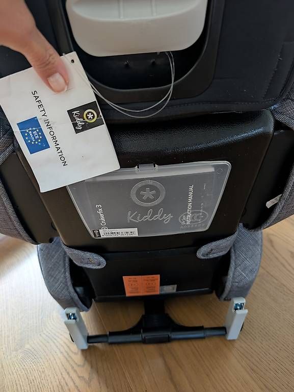 Seggiolini per auto: Kiddy Cruiserfix 3 grau – Usato da Zürich venduto da KKMocca 2