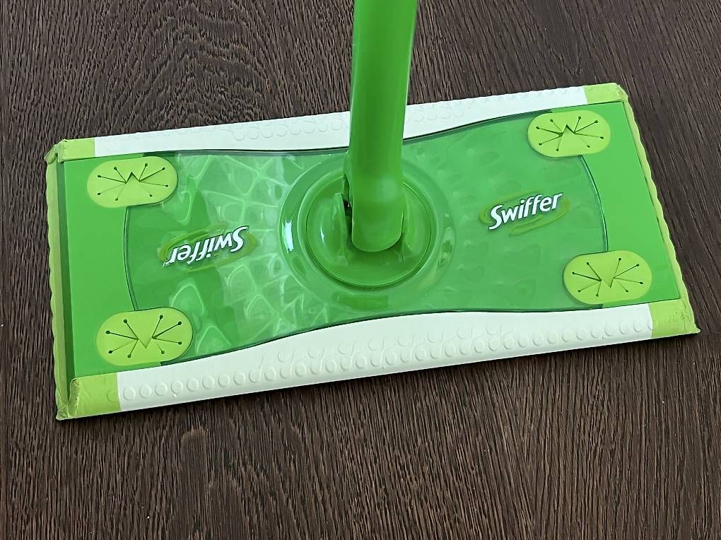 Sonstige Reinigungsgeräte: Swiffer mit 6 Tüchern – Gebraucht aus Zürich von joe_zh8048