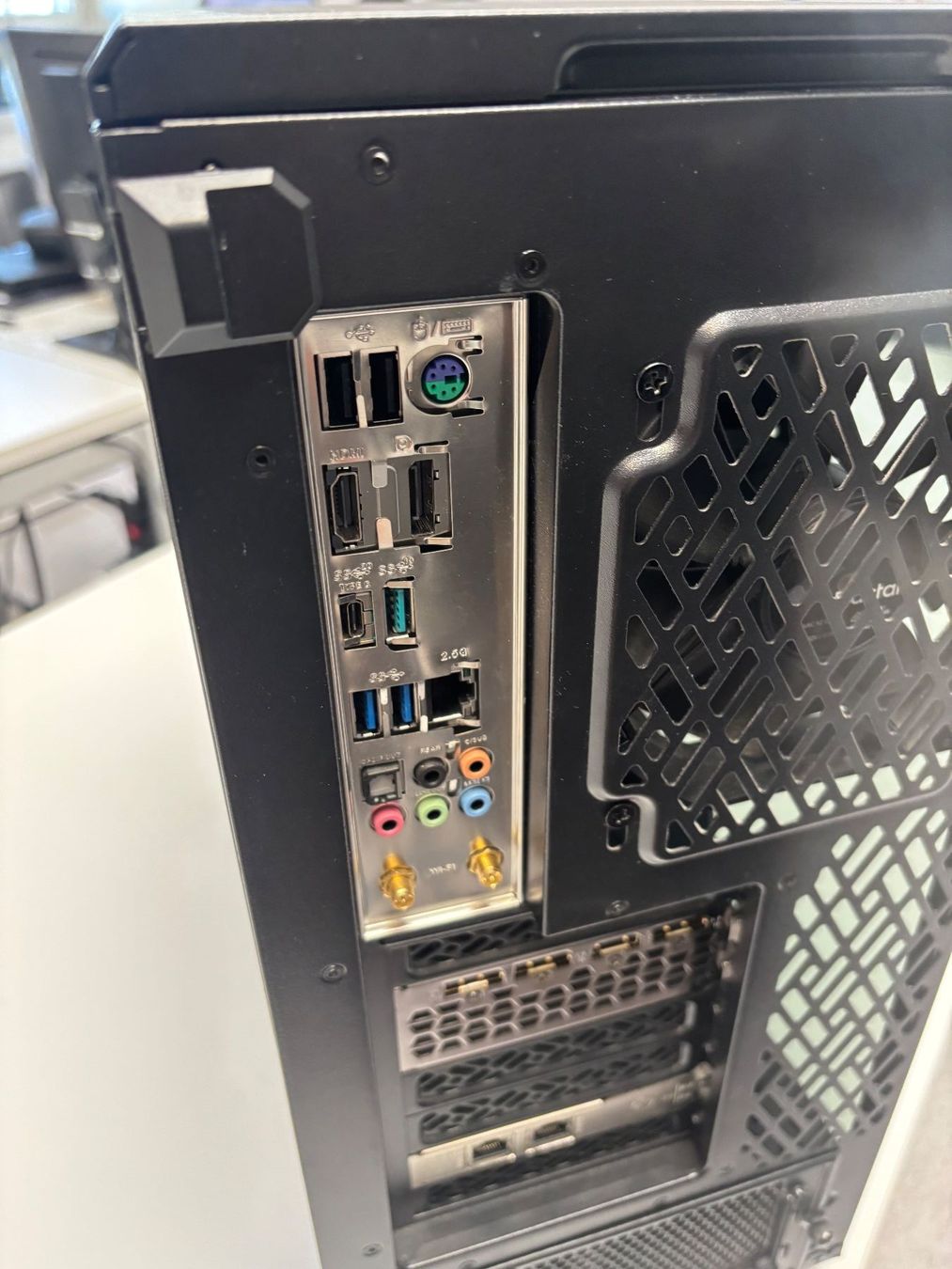 PC: Computer mit Intel i5-12600K und 32GB RAM – Usato da Zürich venduto da mar_hs6l 5