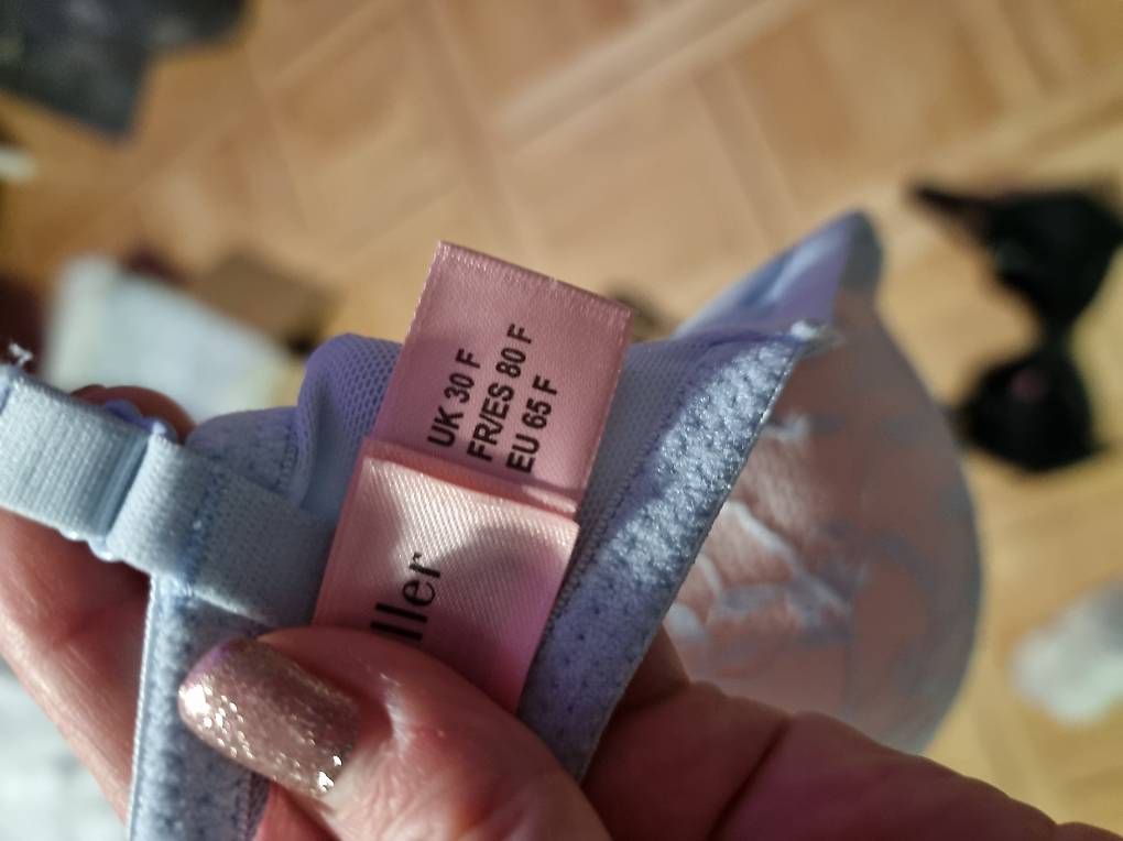 Hunkemöller Altra biancheria intima: Hunkemöller BH Set Dessous NEU 65F – Usato da St. Gallen venduto da rid_2fs2 2