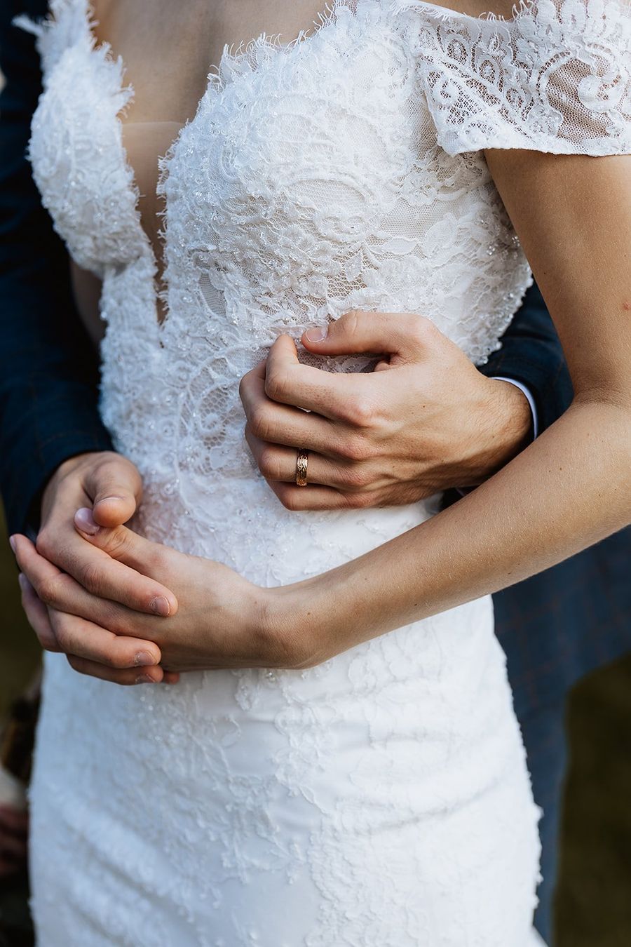Kleider: Secondhand Brautkleid Aire Barcelona "Ilora", Grösse 36-38 – Gebraucht aus Brunnen von Herzig-Brautmode 3
