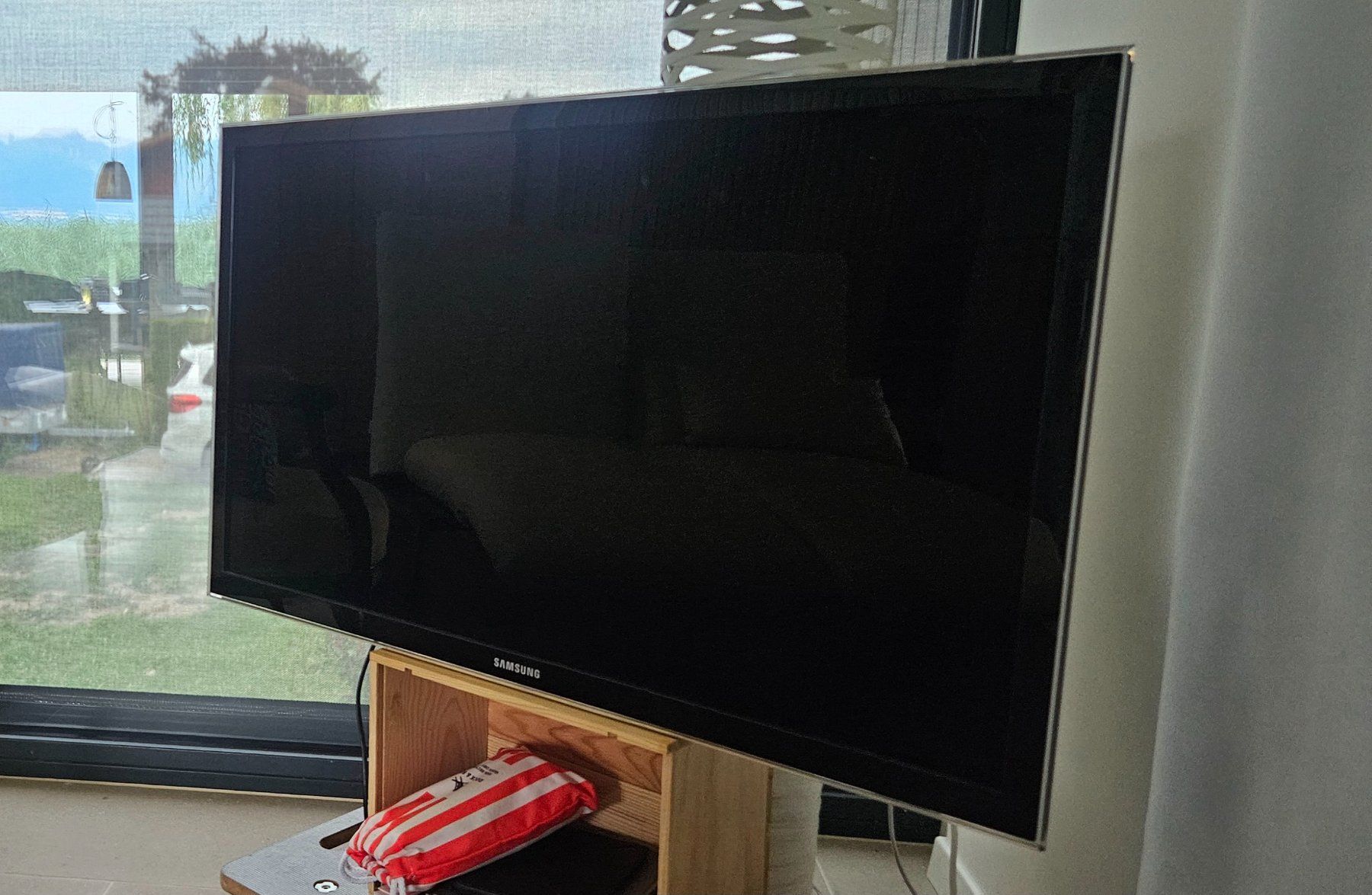 Samsung Televisori: TV Samsung 102 cm – Usato da Cudrefin venduto da gab_7gqs