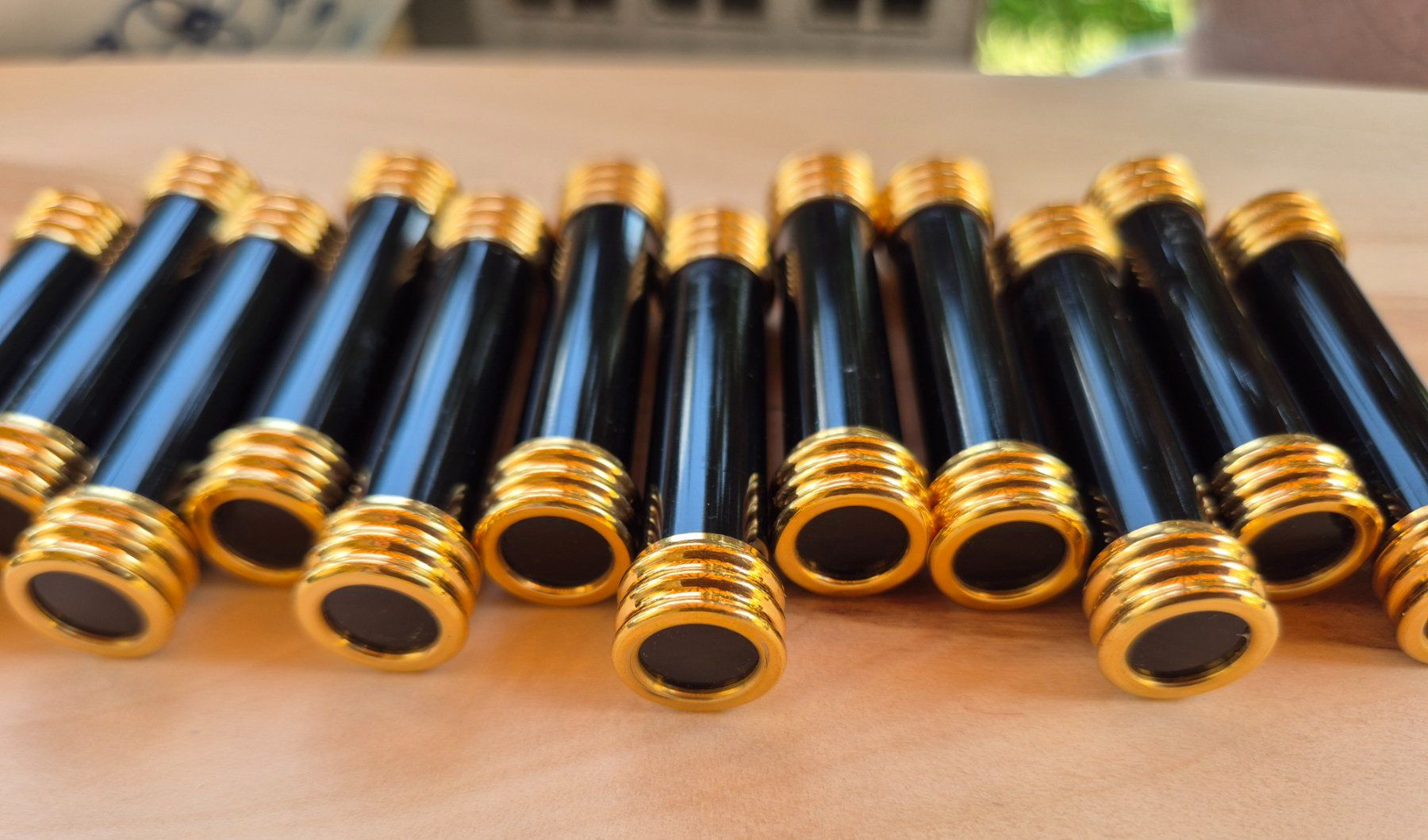 Set di posate: 12 Messerbänke, schwarz-gold – Usato da Bern venduto da aronari