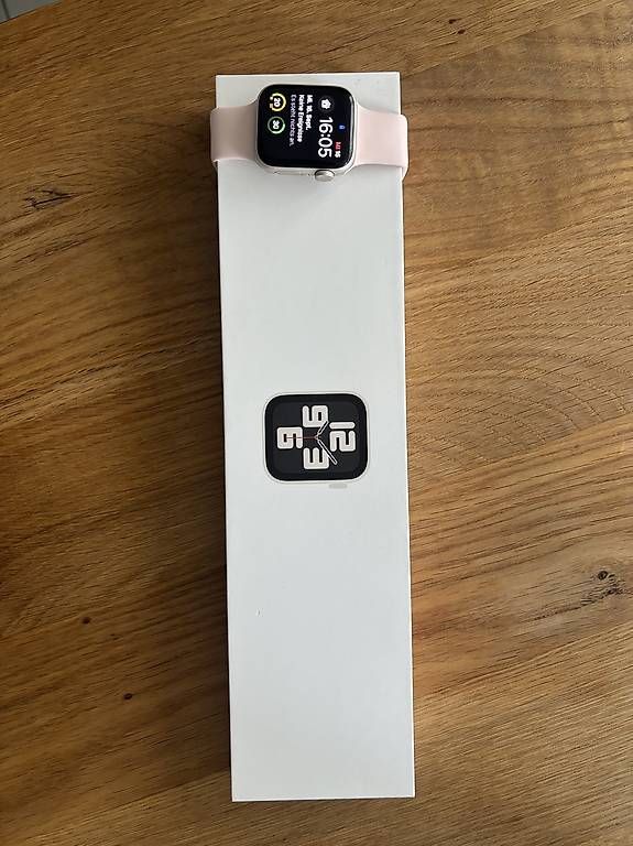 Smartwatch: Apple Watch SE 2 mit OVP! – Usato da Baden venduto da gil_5k8t