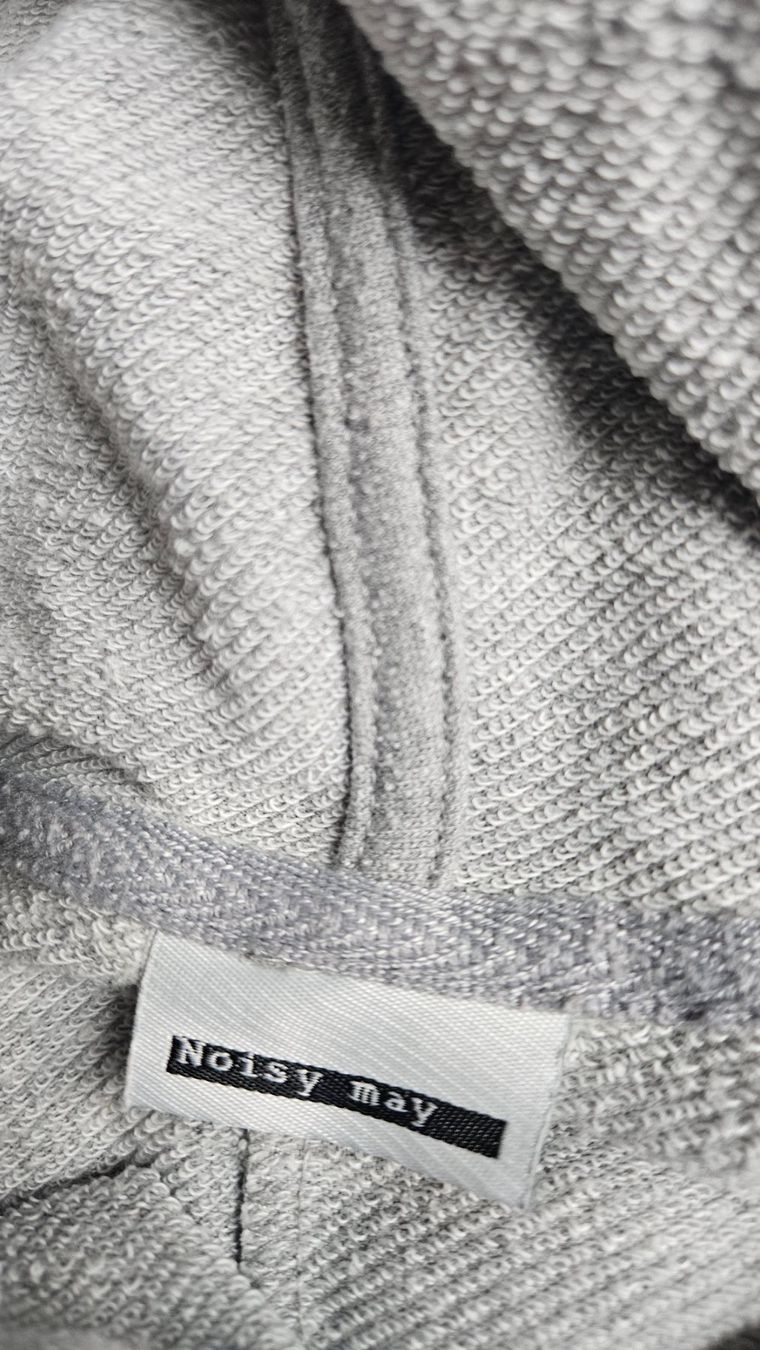 Pulls & Sweat-shirts: Kapuzenpullover – D'occasion à Münchenbuchsee par Yothu 3