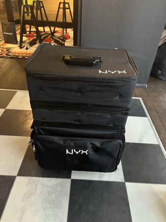 NYX Schminkkoffer / Kosmetikkoffer