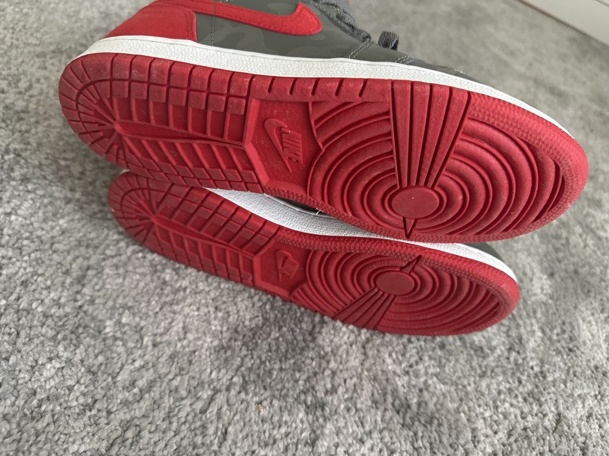 Jordan Scarpe da donna: Air Jordan 1 High, Grösse 36.5, Rot/Grau – Nuovo (secondo la descrizione) da Wangen SZ venduto da Jaay_Sky 4