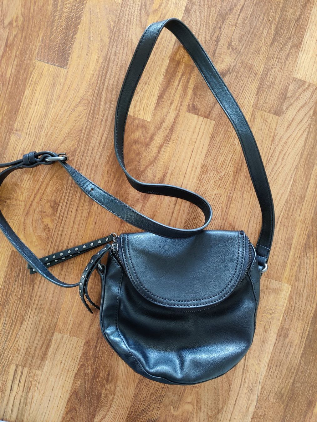 Esprit Taschen: Schultertasche ESPRIT – Gebraucht aus Schönenwerd von sal_75dx