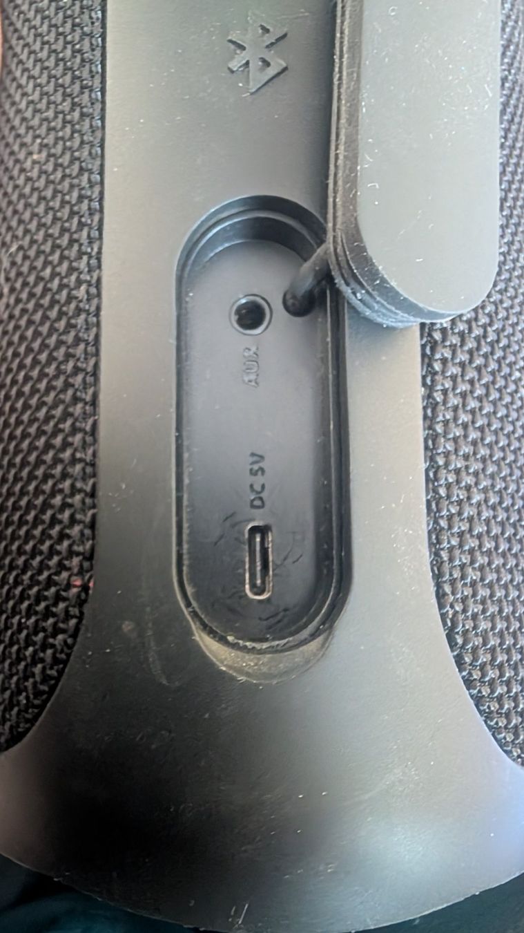 Haut-parleurs: Intertronic Bluetooth-Lautsprecher – D'occasion à Hägendorf par sam_ryy6 1