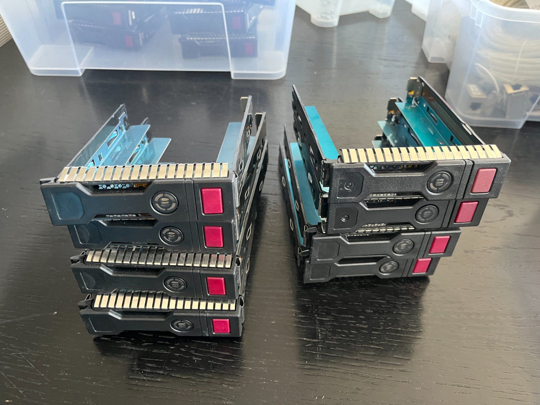Hewlett Packard Server: HPE 3.5" Festplattenrahmen Disk Tray 8 Stück – Usato da Bettwil venduto da man_kys8