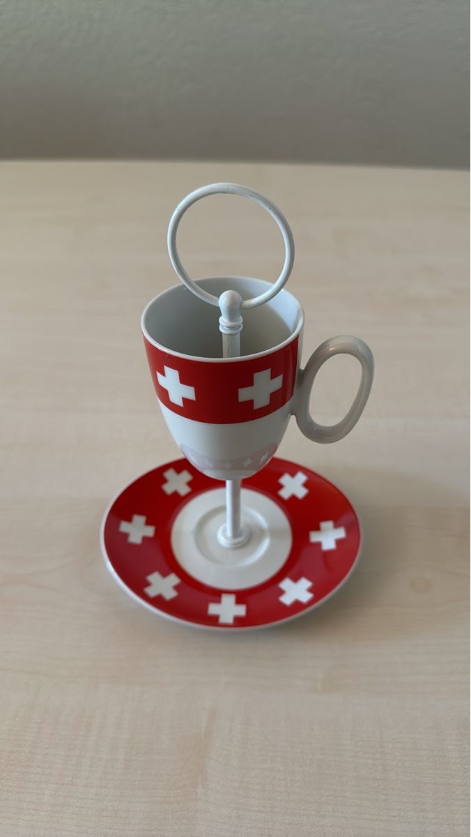 Tutte le decorazioni: Originelle Etagere im Schweizer Design Rot/Weiss – Nuovo (secondo la descrizione) da Schaffhausen venduto da Pfurrisprutz