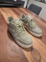 Baskets Nike Air Force 1 vert olive taille 45
