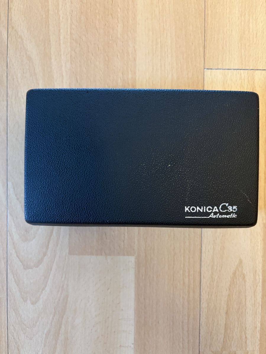 Konica Fotocamera: Konica C35 Automatic Schwarz in Hardcase – Usato da Bettwiesen venduto da wombat90 3