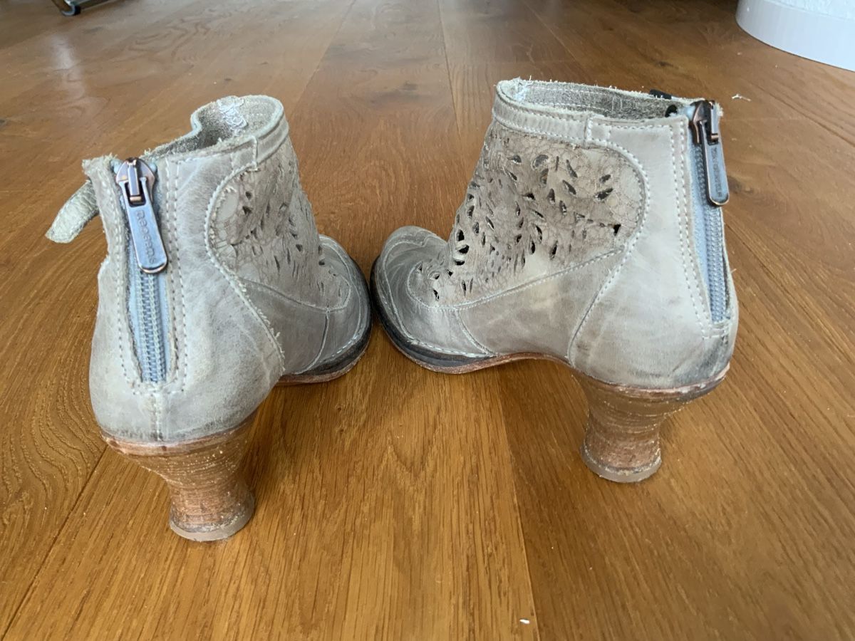 Scarpe da donna: Sommer Stiefeletten, Leder, grau, Grösse 38 – Usato da Rorschacherberg venduto da chetan01 1