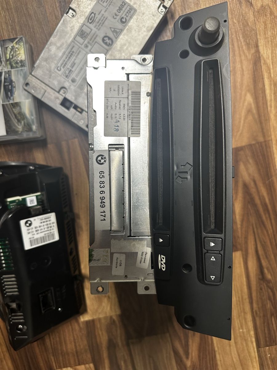 BMW Tutti pezzi di ricambio auto: BMW E60 / E61 Original CCC Navigation Professional + MULF 2  – Usato da Bleienbach venduto da Oneprozent66 2
