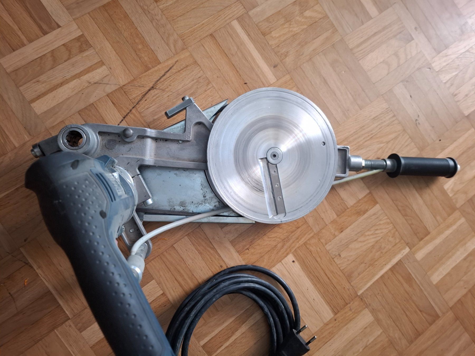 Geberit Tutti gli attrezzi: Geberit Elektrohobel	359.047.P3.1 – Usato da Reinach BL venduto da flurine 1