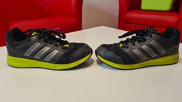 Adidas Schuhe Gr.33